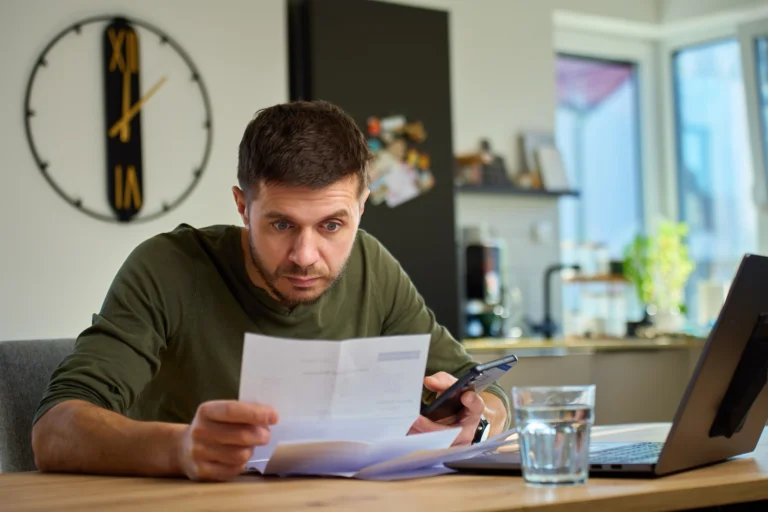 Brak ubezpieczenia zdrowotnego w Holandii – list i kara CAK w 2026 roku