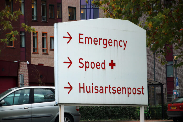 Huisartsenpost, pogotowie i 112 w Holandii – gdzie szukać pilnej pomocy