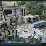 Gwałtowna powódź w Nepalu widoczna na nagraniu z kamery monitoringu