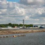 Kanał Gent–Terneuzen w Zeeland, ważny szlak transportowy między Holandią i Belgią