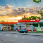 Koniec tańszego paliwa w Polsce. Od 1 września wraca 23% VAT i znikają limity cen