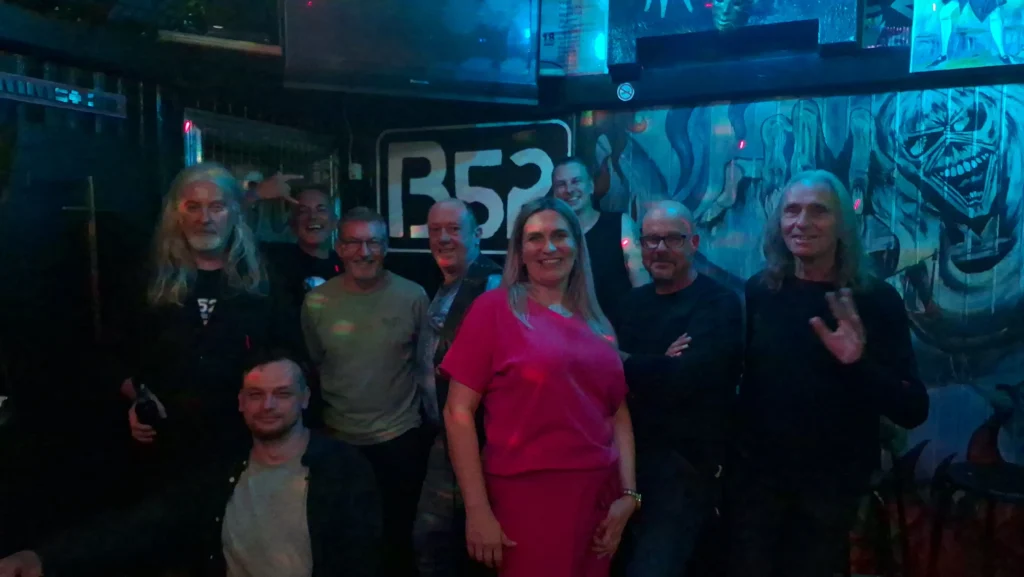 Night Patrol i właściciele Club B52 po koncercie w Eernegem