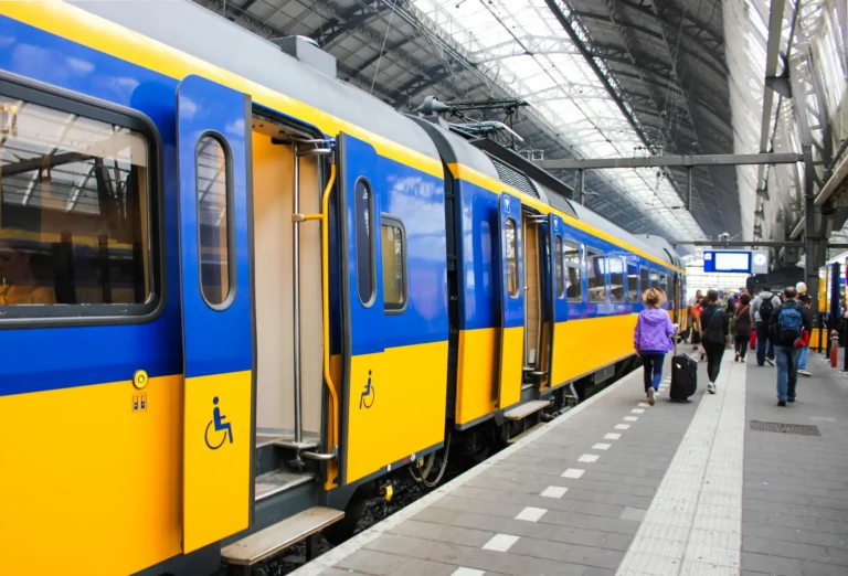 Strajk transportu w Holandii zakończony. Pociągi, autobusy i tramwaje wracają na trasy