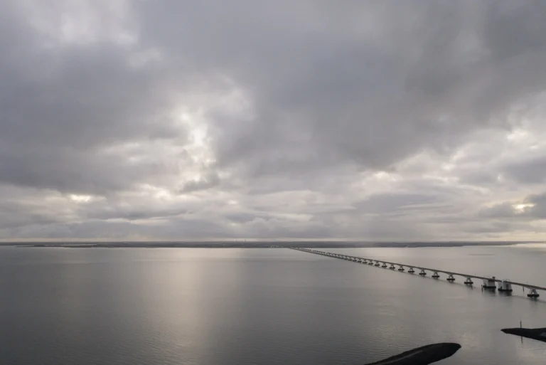 Więcej pęknięć niż zakładano na Zeelandbrug. Remont mimo problemów idzie naprzód