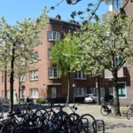 Zabudowa mieszkalna w dzielnicy Diamantbuurt w Amsterdam-Zuid, gdzie doszło do nocnej eksplozji.