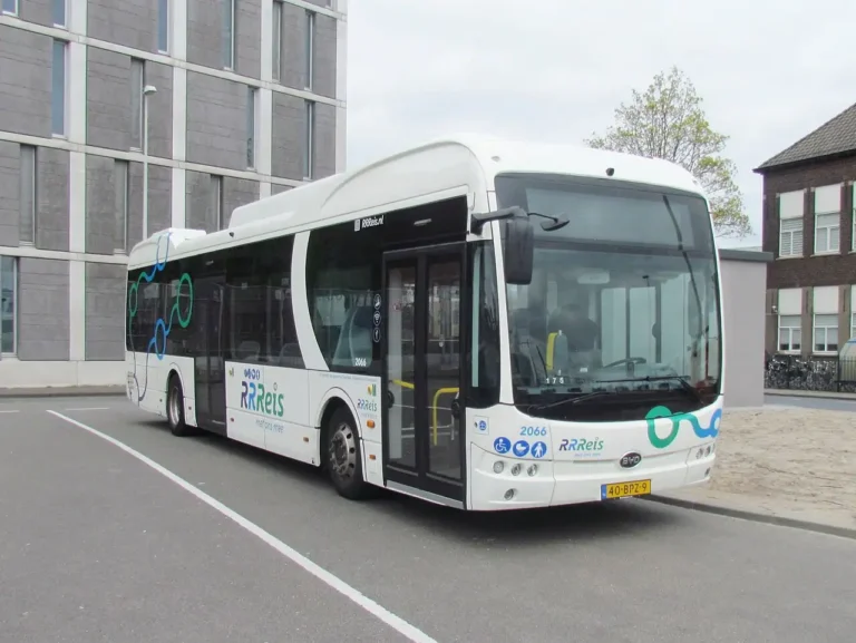 Autobus RRReis w Holandii – transport regionalny