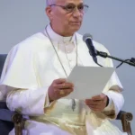 Papież Leon XIV podczas publicznego wystąpienia w Barcelonie w czerwcu 2026 roku, przed ogłoszeniem diagnozy raka płuca.