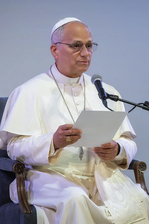 Papież Leon XIV podczas publicznego wystąpienia w Barcelonie w czerwcu 2026 roku, przed ogłoszeniem diagnozy raka płuca.