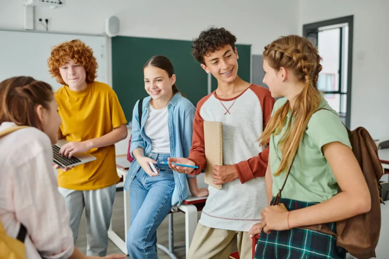 VMBO, HAVO, VWO i praktijkonderwijs – poziomy szkoły w Holandii